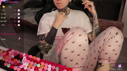 Alis online show from 04-25-26, 07:33