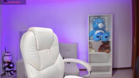 Snapshot of _wdreamgirl chatting on 10-24-25, 06:10 Fernanda online show from 10-24-25, 06:10