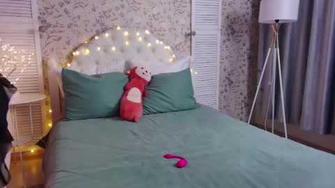 Snapshot of _wendydarling_ chatting on 02-14-26, 01:35 Wendy online show from 02-14-26, 01:35