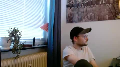 Snapshot of _whoisthatguy_ chatting on 10-21-25, 02:51 _whoisthatguy_ online show from 10-21-25, 02:51