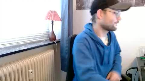 Snapshot of _whoisthatguy_ chatting on 10-25-25, 09:28 _whoisthatguy_ online show from 10-25-25, 09:28