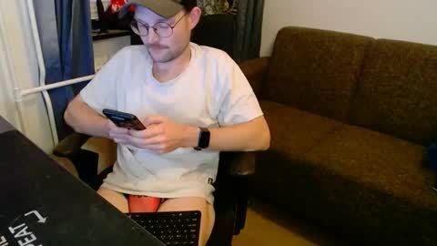 Snapshot of _whoisthatguy_ chatting on 11-06-25, 03:46 _whoisthatguy_ online show from 11-06-25, 03:46