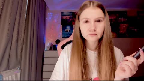 Snapshot of _witch__ chatting on 12-28-24, 08:26 Enni online show from 12-28-24, 08:26