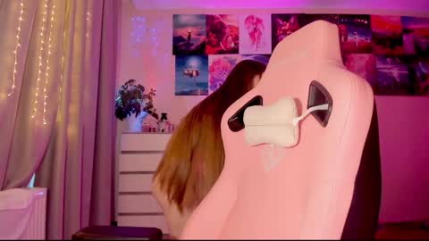 Snapshot of _witch__ chatting on 01-29-25, 07:57 Enni online show from 01-29-25, 07:57