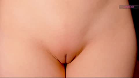 Snapshot of _witch__ chatting on 02-17-25, 01:32 Enni online show from 02-17-25, 01:32