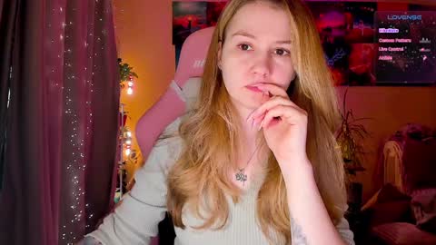 Snapshot of _witch__ chatting on 09-19-25, 06:59 Enni online show from 09-19-25, 06:59