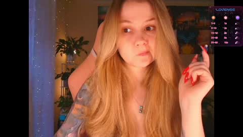 Snapshot of _witch__ chatting on 11-04-25, 07:51 Enni online show from 11-04-25, 07:51