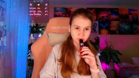 Snapshot of _witch__ chatting on 11-27-25, 08:05 Enni online show from 11-27-25, 08:05