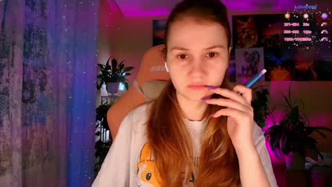 Snapshot of _witch__ chatting on 11-30-25, 07:45 Enni online show from 11-30-25, 07:45