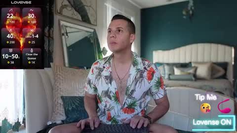 Snapshot of _xsebxx chatting on 11-17-25, 05:30 Sebastian online show from 11-17-25, 05:30