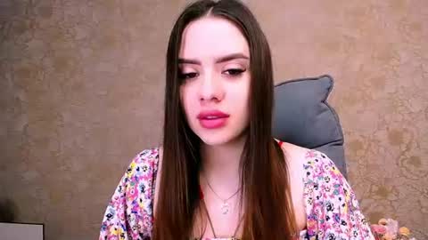 Snapshot of _your_fantasy_girl chatting on 06-12-26, 04:11 Alisa online show from 06-12-26, 04:11