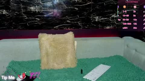 Snapshot of _yoursubmissive_ chatting on 05-20-26, 06:36 Sasha online show from 05-20-26, 06:36