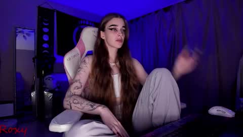 Roxy online show from 10-20-25, 04:29