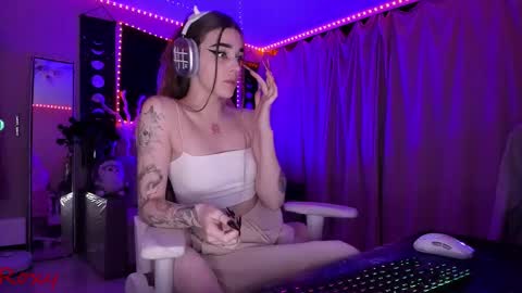 Snapshot of _yourwetdreams_ chatting on 12-03-25, 09:46 Roxy online show from 12-03-25, 09:46