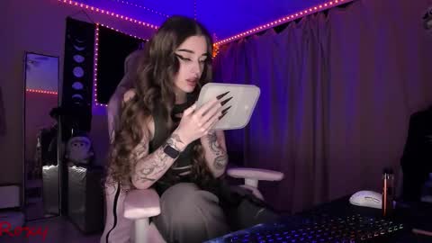 Snapshot of _yourwetdreams_ chatting on 02-27-26, 01:38 Roxy online show from 02-27-26, 01:38