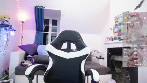 Polly online show from 02-10-25, 07:38