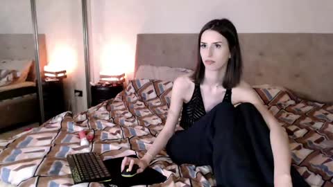 Snapshot of _yummybabes_ chatting on 05-21-26, 05:09 Nicole Thomas Dave online show from 05-21-26, 05:09