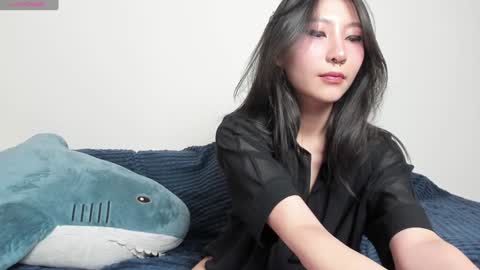 Mia online show from 12-30-24, 12:00