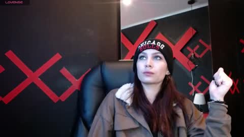 Yuyi online show from 03-03-25, 11:11