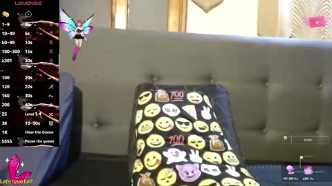 Yuyi online show from 09-15-25, 01:05