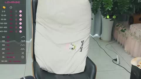 _zizi_ online show from 02-03-25, 03:42