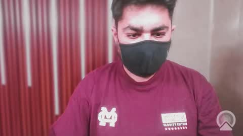 Sleepy owl online show from 10-27-25, 09:02