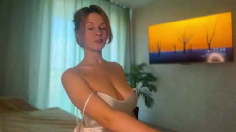 Snapshot of a__enigma chatting on 10-27-25, 09:35 online show from 10-27-25, 09:35