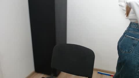 a_ariella_ online show from 09-22-25, 12:40