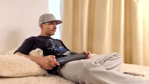 Snapshot of a_lejandro_08 chatting on 12-01-24, 09:26 alejo online show from 12-01-24, 09:26