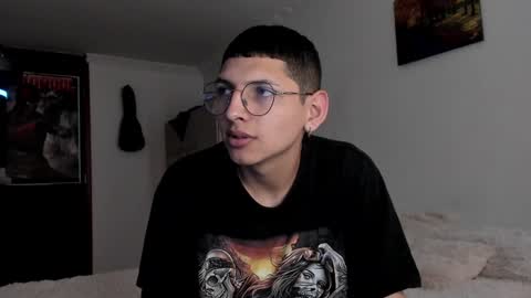 Snapshot of a_lejandro_08 chatting on 12-06-24, 04:06 alejo online show from 12-06-24, 04:06