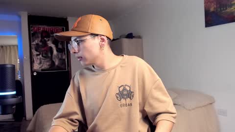 Snapshot of a_lejandro_08 chatting on 12-08-24, 09:57 alejo online show from 12-08-24, 09:57