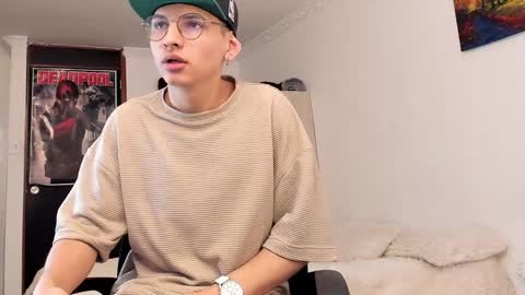 Snapshot of a_lejandro_08 chatting on 12-24-24, 09:00 alejo online show from 12-24-24, 09:00