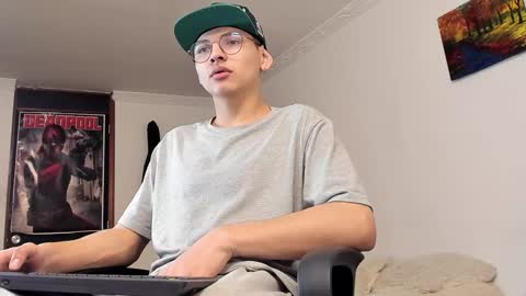 Snapshot of a_lejandro_08 chatting on 12-26-24, 02:12 alejo online show from 12-26-24, 02:12