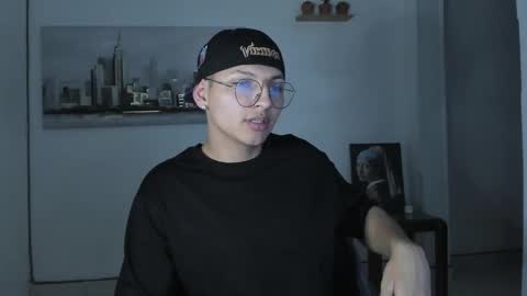 Snapshot of a_lejandro_08 chatting on 03-01-25, 04:58 alejo online show from 03-01-25, 04:58