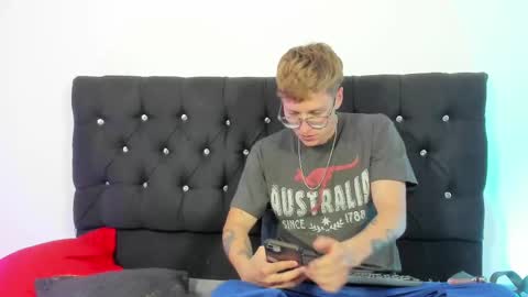 A Sexy Couple online show from 10-05-25, 01:59