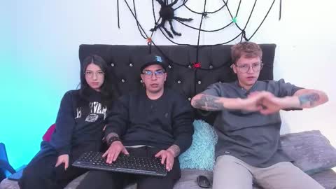 A Sexy Couple online show from 10-17-25, 04:20