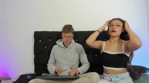 A Sexy Couple online show from 12-19-25, 06:37