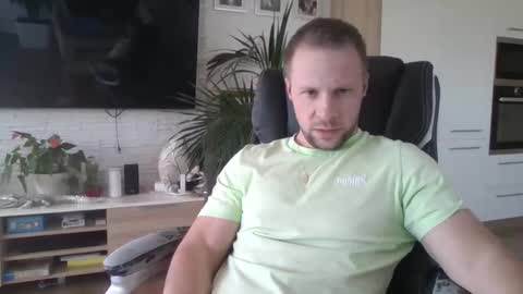 Long distance cumshot online show from 05-01-26, 12:43