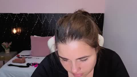 Snapshot of aabby_lee chatting on 05-23-26, 07:07 Abby Lee online show from 05-23-26, 07:07