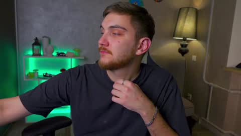 Alex online show from 01-12-25, 03:07