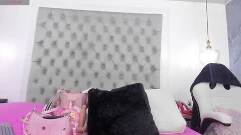 Snapshot of aaliyah_keller chatting on 09-29-25, 07:40  Aaliyah  online show from 09-29-25, 07:40