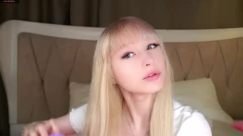 Snapshot of aameow chatting on 10-04-25, 05:22 Amy online show from 10-04-25, 05:22