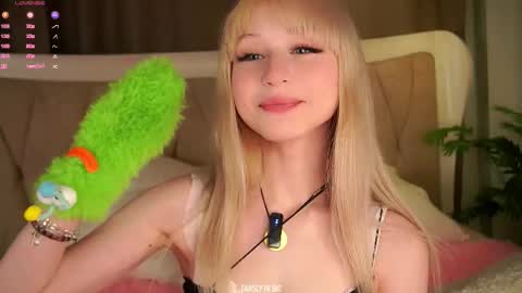 Snapshot of aameow chatting on 10-14-25, 01:56 Amy online show from 10-14-25, 01:56