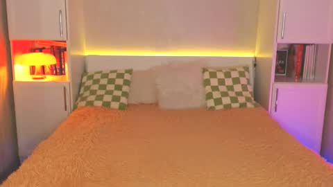 Lea online show from 02-25-25, 07:25