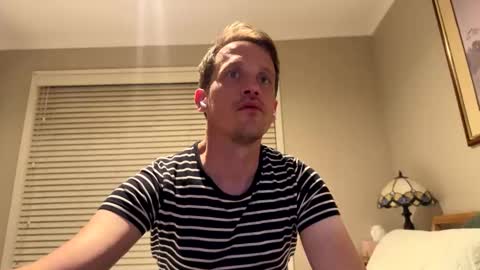 Snapshot of aanal341330 chatting on 11-22-25, 11:42 Kris online show from 11-22-25, 11:42