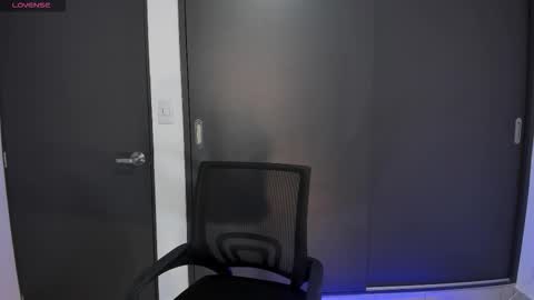 andrea online show from 10-18-25, 04:04