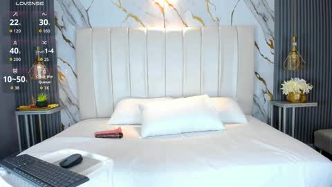 Snapshot of aarialove chatting on 11-12-25, 05:24 A R I A L online show from 11-12-25, 05:24