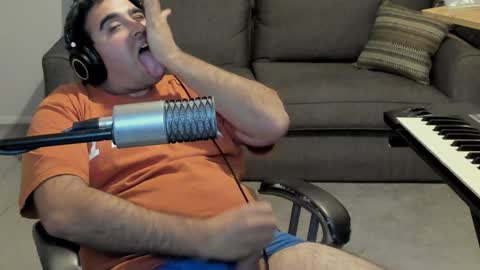 Snapshot of aaroleplayer chatting on 01-31-25, 11:45 Aaron online show from 01-31-25, 11:45