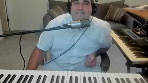 Snapshot of aaroleplayer chatting on 09-27-25, 05:51 Aaron online show from 09-27-25, 05:51