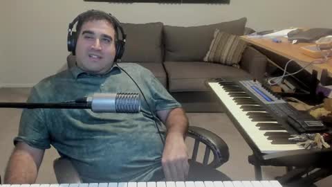 Snapshot of aaroleplayer chatting on 10-05-25, 01:59 Aaron online show from 10-05-25, 01:59